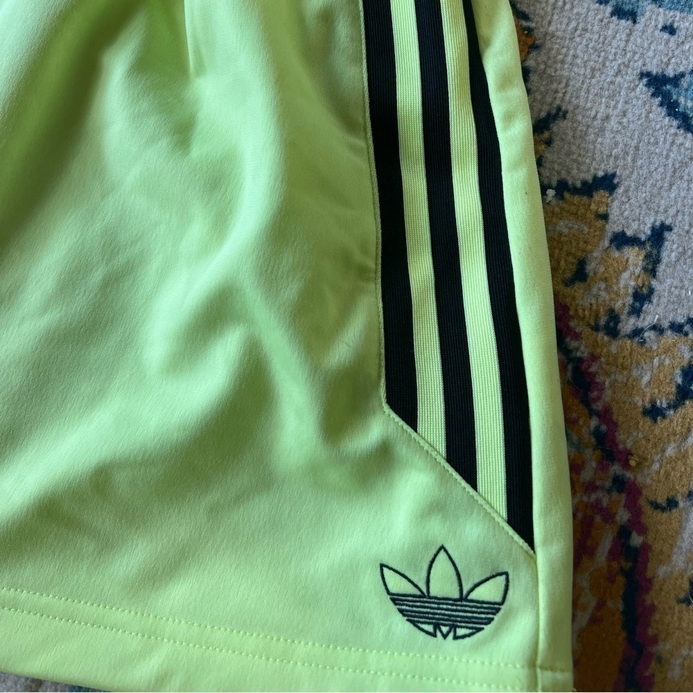 ADIDAS Originals 3-Stripes Logo Trefoil Skirt Yellow - Picture 2 of 5